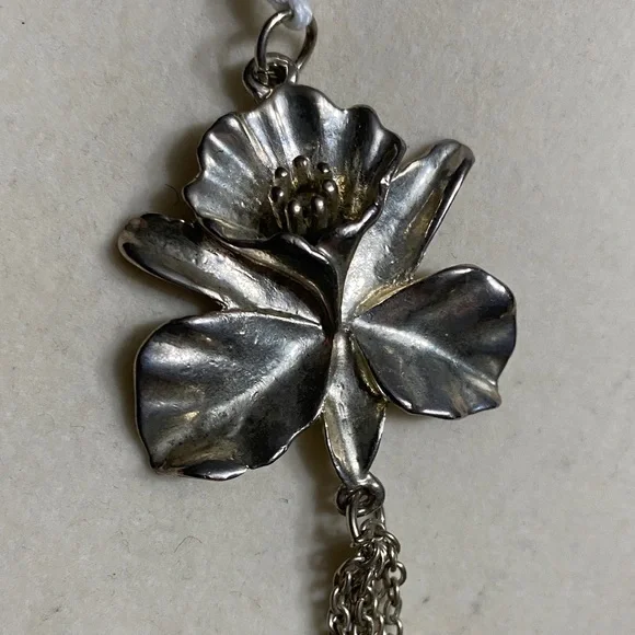Vintage Silver Floral Pendant - Picture 2 of 5